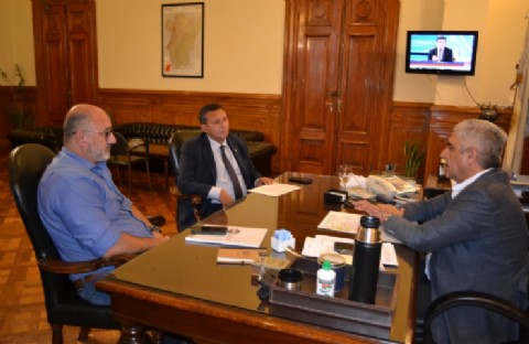 Avances en obras de agua potable: reunión clave entre los Ministros de Interior y Economía provinciales