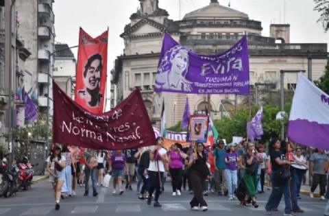 La provincia se sumó a la marcha de Ni Una Menos tras el triple femicidio