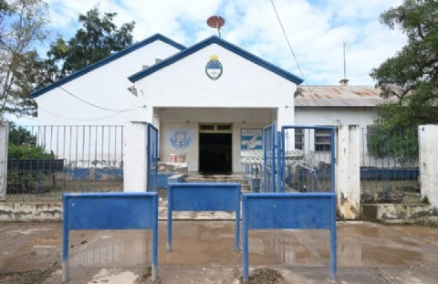 En Tucumán, 107 escuelas permanecen sin clases por problemas de acceso