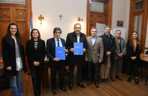 El Gobierno y Colegio de Abogados del Sur firmaron un convenio para fortalecer la capacitación profesional