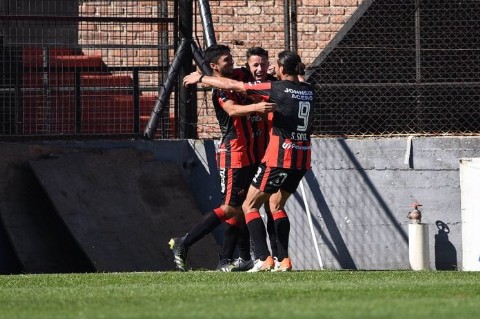 Patronato le ganó a Central Córdoba y está más cerca de la punta de la tabla