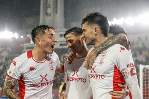 Huracán aplastó a Atlético Tucumán en el cierre de la Copa de la Liga Profesional