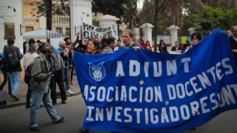 Docentes universitarios exigen reapertura de paritarias y denuncian que los aumentos quedaron por debajo de la inflación