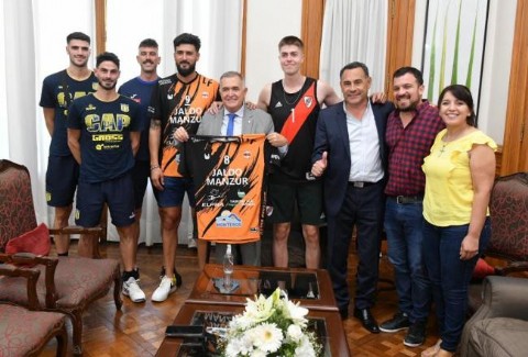 Jaldo recibió a los participantes del Sexto Tour de la Liga de Vóley