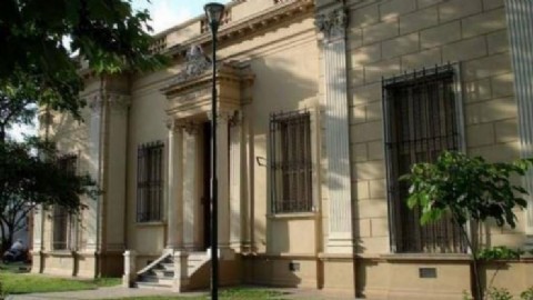 Sacerdote acusado de abuso a menor: el gobierno en silencio ante la indignación social