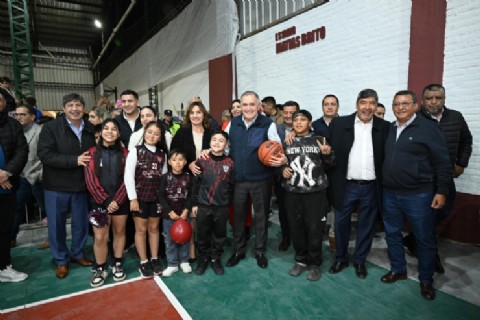 Jaldo dejó inauguradas las obras de remodelación del Club Social y Deportivo Alderetes