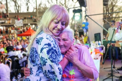 La provincia celebró a sus adultos mayores con la Gran Fiesta del Abuelazo 2025