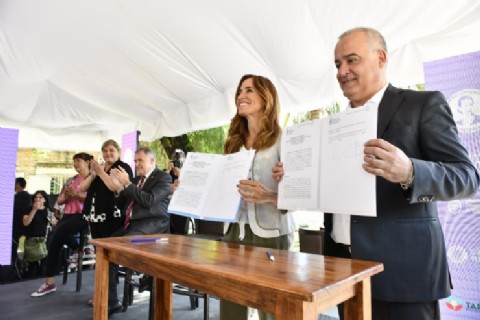 Jaldo y Tolosa Paz encabezaron el sorteo del programa federal Mi Pieza