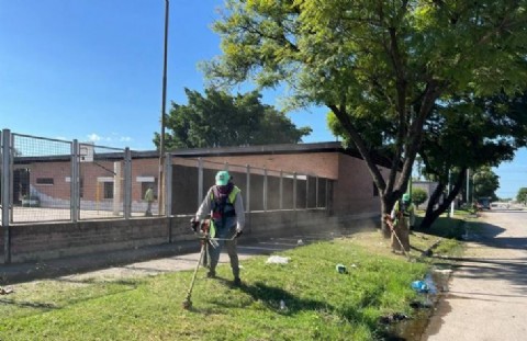 La Provincia realiza trabajos de mantenimiento en unas 600 escuelas antes del inicio de clases