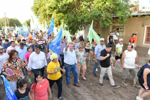 El gobernador Jaldo supervisó obras en el barrio Santa Rosa de Alberdi