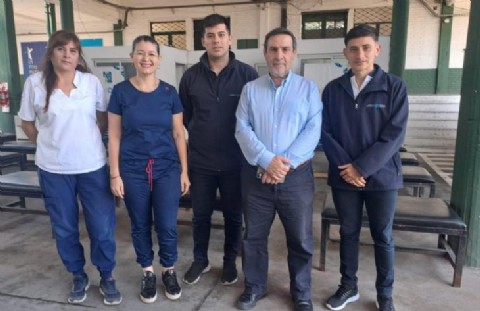 La provincia reforzó la campaña contra la gripe, COVID y neumonía en pleno feriado