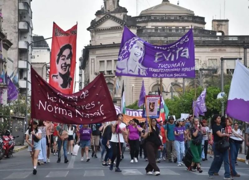 La provincia se sumó a la marcha de Ni Una Menos tras el triple femicidio
