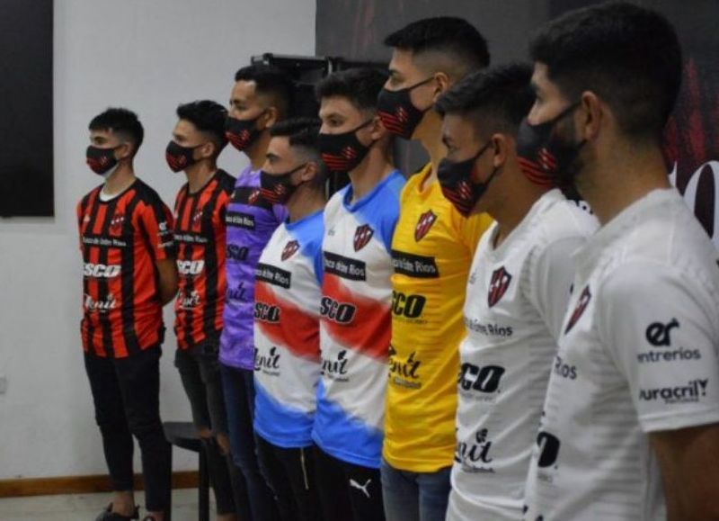 Se presentó la nueva camiseta de Patronato para la Liga Profesional