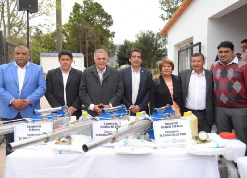 Jaldo entregó vehículos y humidificadores en los Valles Calchaquíes