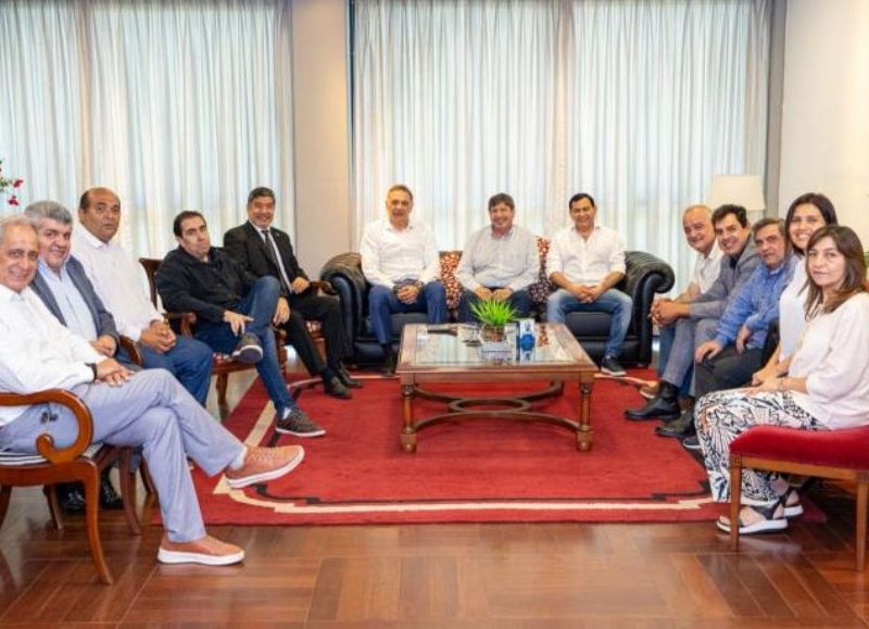 Cumbre del Ejecutivo y legisladores para avanzar con la reforma electoral