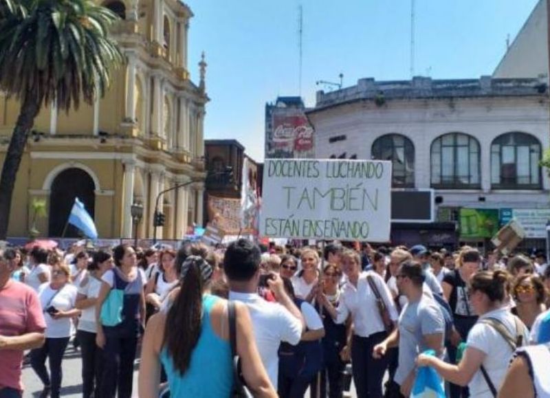 Los docentes preparan una manifestación en rechazo a las negociaciones con Manzur