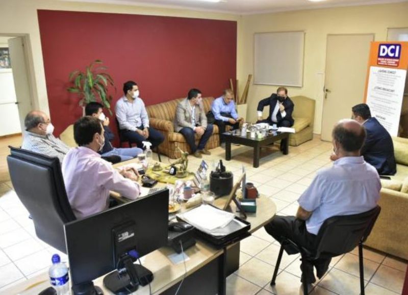 Se fijan los productos de la canasta navideña con supermercados de la provincia