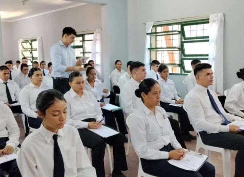 Más de 600 aspirantes rinden el examen para ingresar al IES Penitenciario