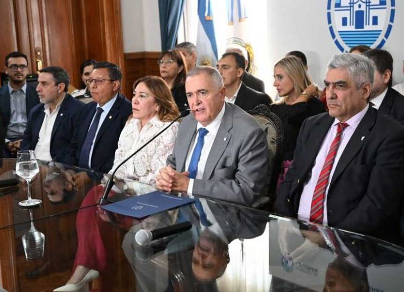 Anuncian un bono de 100 mil pesos para empleados públicos antes de Navidad