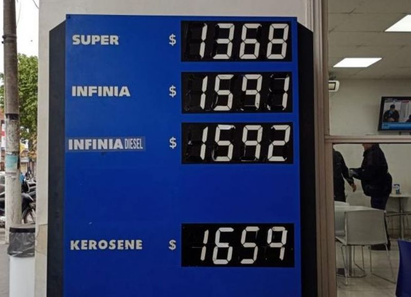 Tercer aumento de YPF en ocho días: las pizarras de la provincia lucen nuevos precios