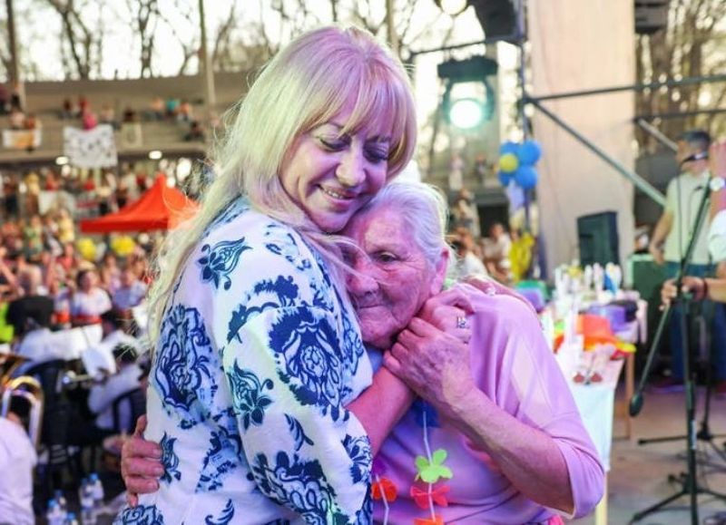 La provincia celebró a sus adultos mayores con la Gran Fiesta del Abuelazo 2025