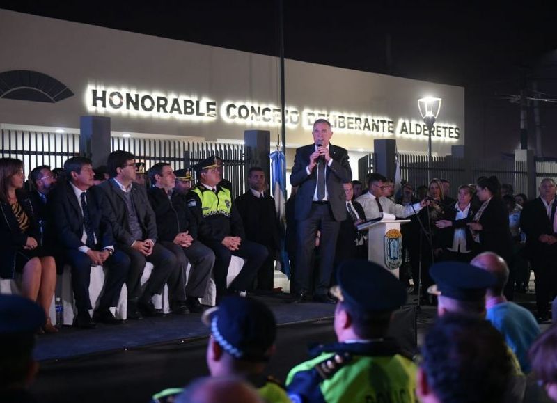 En Alderetes, Jaldo hizo entrega de vehículos para el mantenimiento del municipio y seguridad